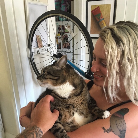 Meet your Posher, Jessi - Picture 3 of 3